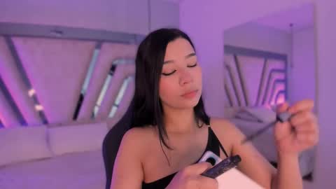 vanessaduval online show from 10-27-25, 03:54