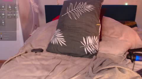 Vanessa follow me -  I will answer you there at any time online show from 01-09-25, 09:48