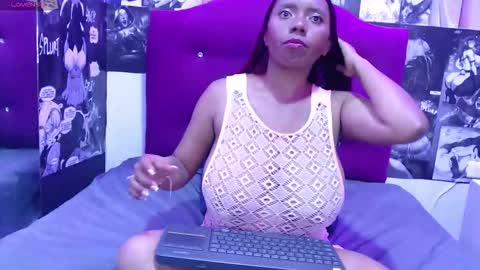 Snapshot of vanessarodriguez69 chatting on 02-19-26, 01:01 Vanessa online show from 02-19-26, 01:01