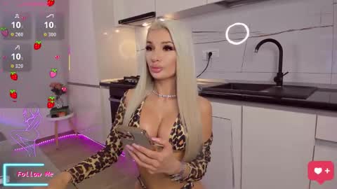 Vanessa online show from 11-15-25, 04:25