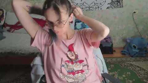 Adelina online show from 10-27-25, 07:45