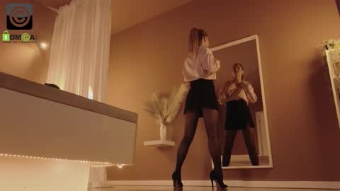 Laura online show from 12-03-25, 03:54