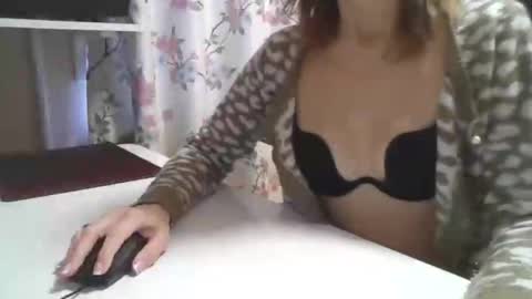 Snapshot of vanillachika205 chatting on 01-19-26, 01:04 vanillachika205 online show from 01-19-26, 01:04