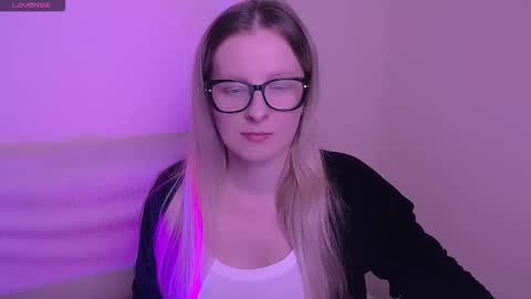 Mia online show from 11-06-25, 08:04