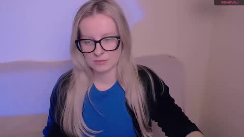 Mia online show from 11-26-25, 12:28