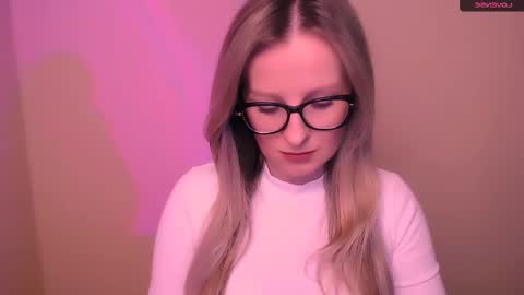 Mia online show from 03-01-26, 06:10