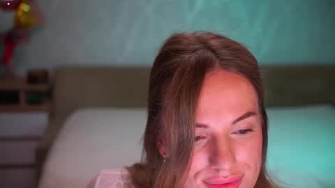 Snapshot of vanille_mystery chatting on 11-02-25, 08:44 Sophie online show from 11-02-25, 08:44