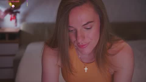 Snapshot of vanille_mystery chatting on 11-25-25, 07:58 Sophie online show from 11-25-25, 07:58