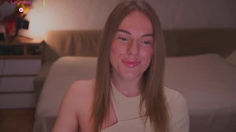 Snapshot of vanille_mystery chatting on 12-02-25, 10:05 Sophie online show from 12-02-25, 10:05