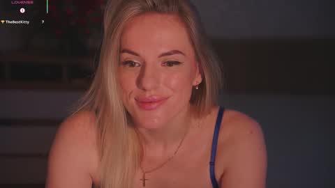 Snapshot of vanille_mystery chatting on 01-16-26, 03:21 Sophie online show from 01-16-26, 03:21