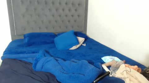 Snapshot of vannsexporn chatting on 12-19-24, 02:45 Vannesa online show from 12-19-24, 02:45