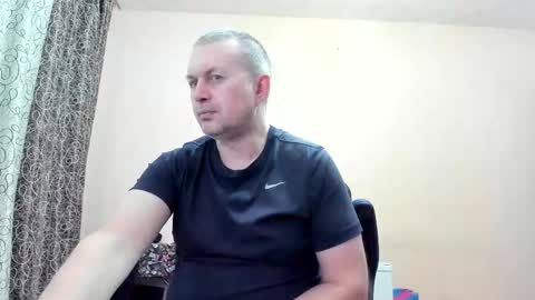 Snapshot of vano_822 chatting on 11-28-25, 07:49 vano_822 online show from 11-28-25, 07:49
