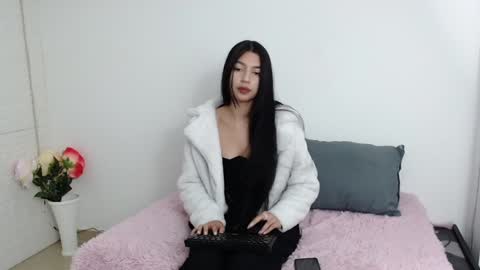 Snapshot of vanse_lust chatting on 01-28-25, 03:47 Karuna online show from 01-28-25, 03:47