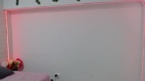 Snapshot of vanse_lust chatting on 01-29-25, 11:35 Karuna online show from 01-29-25, 11:35