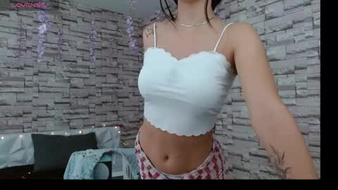 Snapshot of vanse_lust chatting on 09-15-25, 08:20 Karuna online show from 09-15-25, 08:20