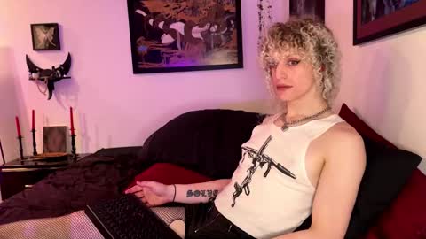 vantablossom online show from 12-16-25, 07:13