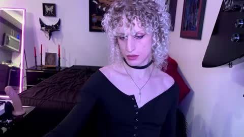 vantablossom online show from 12-17-25, 05:24