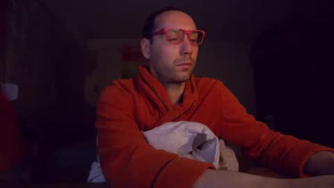 Snapshot of vanya101 chatting on 02-19-25, 02:33 Vanya Gold online show from 02-19-25, 02:33