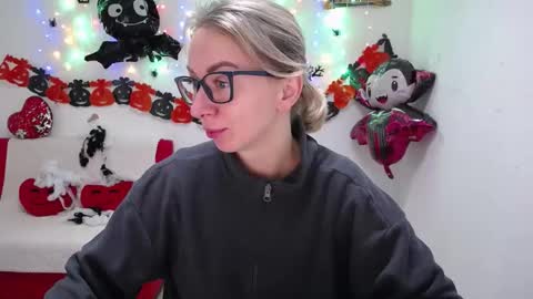 Vasilisa online show from 10-27-25, 06:06