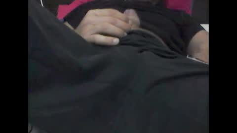 Snapshot of vavava0000 chatting on 11-15-25, 05:09 HORNY ROCK online show from 11-15-25, 05:09