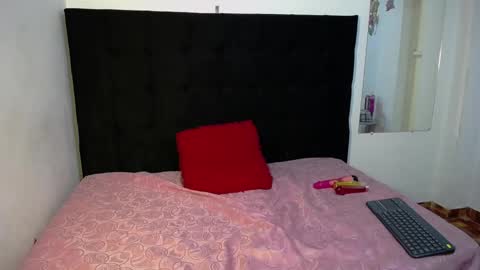 Snapshot of vdeborap chatting on 02-18-26, 03:24 debora online show from 02-18-26, 03:24