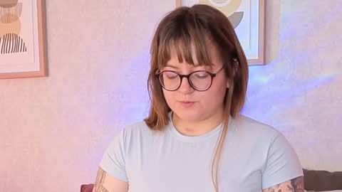 Vee Simons online show from 10-09-25, 07:45