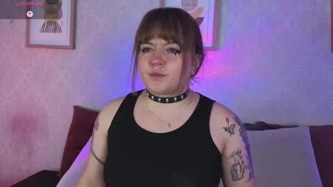 Vee Simons online show from 11-04-25, 09:25