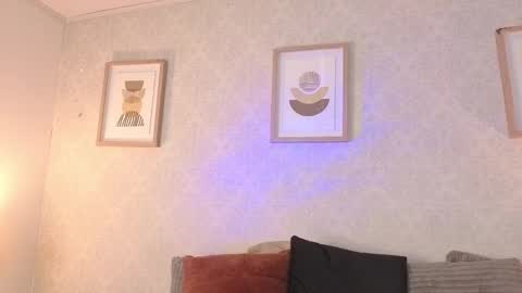 Vee Simons online show from 11-24-25, 07:57