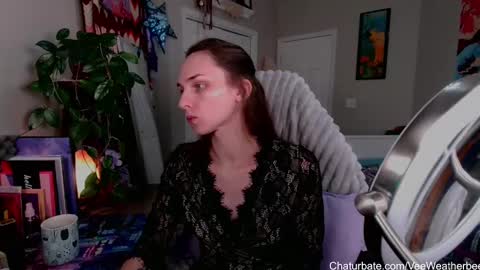 Snapshot of veeweatherbee chatting on 01-21-25, 02:33 Violet Weatherbee online show from 01-21-25, 02:33