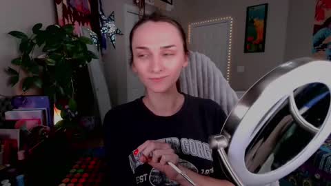 Snapshot of veeweatherbee chatting on 02-12-25, 09:01 Violet Weatherbee online show from 02-12-25, 09:01