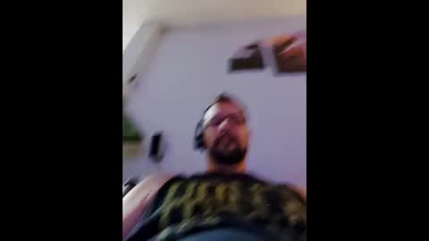 Snapshot of vegasdadbod chatting on 11-20-25, 02:01 vegasdadbod online show from 11-20-25, 02:01