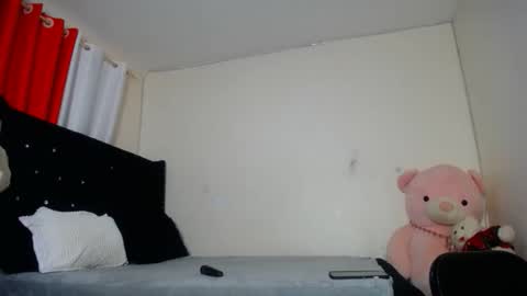 Snapshot of vel_zola chatting on 10-07-25, 02:42 zola online show from 10-07-25, 02:42