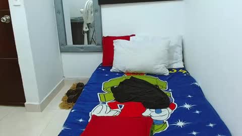 velk_hot1 online show from 11-25-25, 02:39