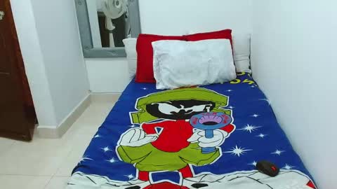 velk_hot1 online show from 11-26-25, 11:33