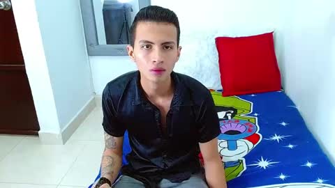 velk_hot1 online show from 11-28-25, 04:09