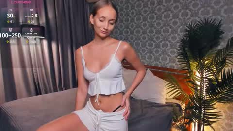 Snapshot of vellaford chatting on 11-29-25, 11:24 Eva online show from 11-29-25, 11:24