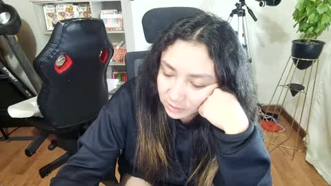 Snapshot of vellarossa chatting on 10-08-25, 05:49 Im VelaI will be Christmas and New Year with my family December 22 to January 13 I will miss you guys. online show from 10-08-25, 05:49