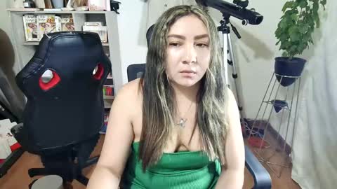 Snapshot of vellarossa chatting on 10-14-25, 02:23 Im VelaI will be Christmas and New Year with my family December 22 to January 13 I will miss you guys. online show from 10-14-25, 02:23