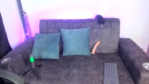 Snapshot of velmoon chatting on 11-11-25, 06:41 velmoon online show from 11-11-25, 06:41