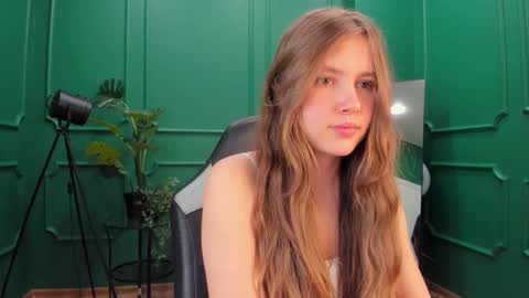 velvet_cherry online show from 02-26-25, 06:00