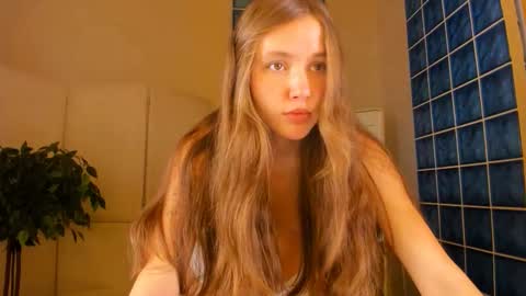 Snapshot of velvet_cherry chatting on 10-18-25, 03:35 velvet_cherry online show from 10-18-25, 03:35