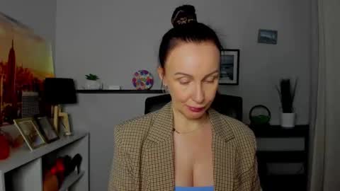 Jasmine online show from 10-23-25, 05:40