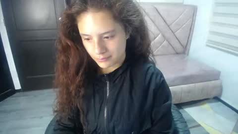 velvet_moon_v online show from 10-08-25, 01:09