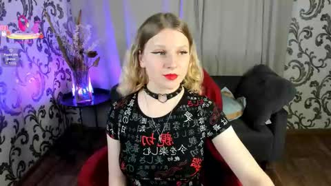 Snapshot of velvet_peach_ chatting on 10-19-25, 12:06 velvet_peach_ online show from 10-19-25, 12:06