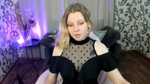 Snapshot of velvet_peach_ chatting on 10-26-25, 12:00 velvet_peach_ online show from 10-26-25, 12:00