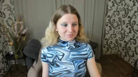 Snapshot of velvet_peach_ chatting on 11-26-25, 11:33 velvet_peach_ online show from 11-26-25, 11:33