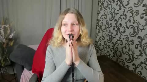 Snapshot of velvet_peach_ chatting on 11-29-25, 10:18 velvet_peach_ online show from 11-29-25, 10:18