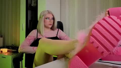 Violet online show from 03-02-26, 09:49