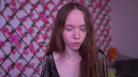 Snapshot of velvet_vice chatting on 10-23-25, 06:17 Polly online show from 10-23-25, 06:17