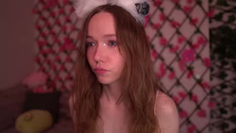 Snapshot of velvet_vice chatting on 10-25-25, 06:13 Polly online show from 10-25-25, 06:13